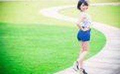 脱了全部的衣服亲嘴